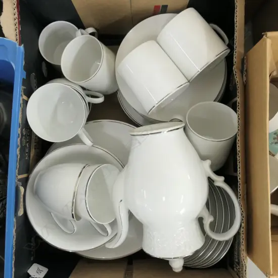 34 PCE GERMAN DINNERWARE