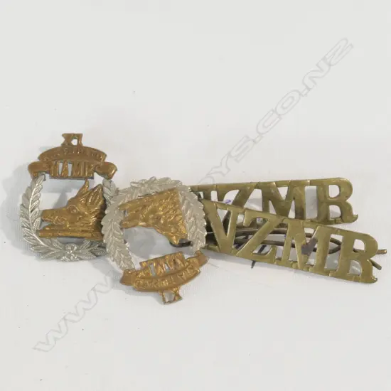 PR XI (NORTH AUCK) REGT COLLAR BADGES & NZMR (Straight) BRASS SHOULDER TITLES