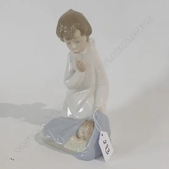 LLADRO GIRL WITH BABY H 170 MM