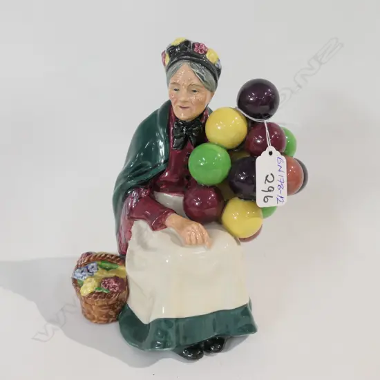 ROYAL DOULTON 'THE BALLOON SELLER' HN1315