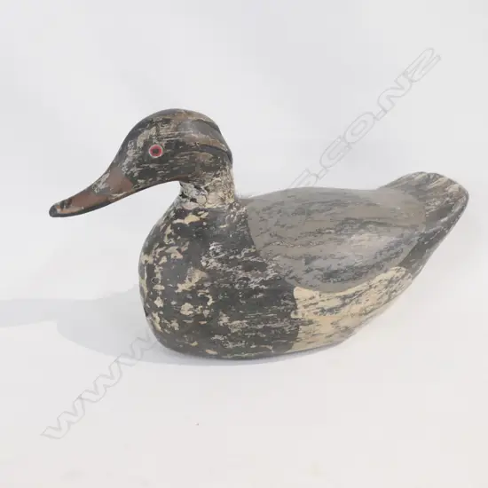 DECORATIVE HANDPAINTED DECOY DUCK. L.270mm