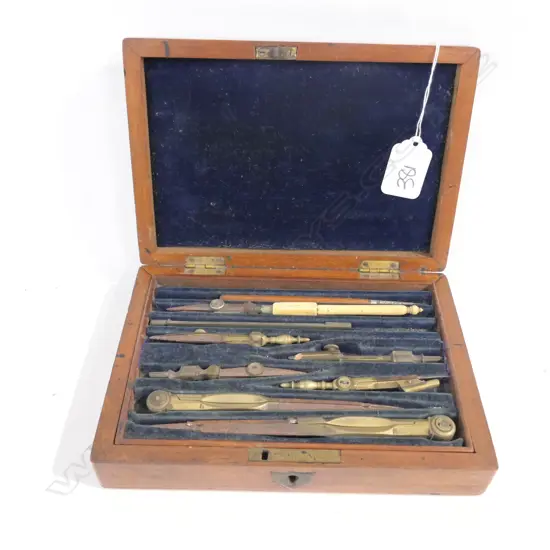 MAHOGANY BOXED DRAUGHTING SET