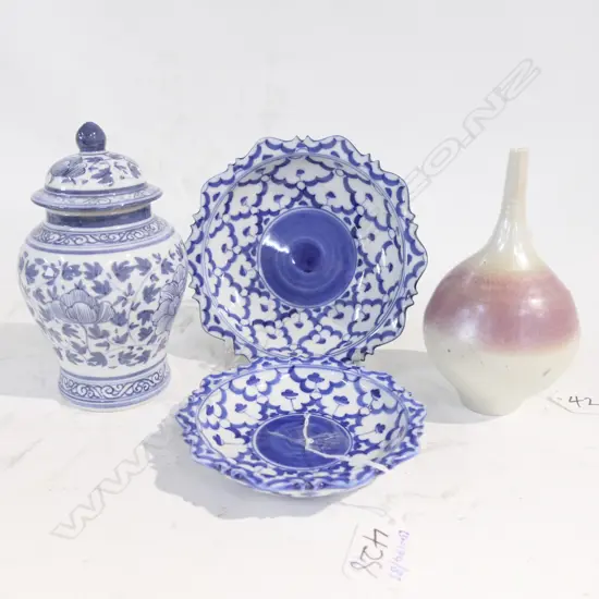 3 ORIENTAL B+W PIECES + POTTERY VASE