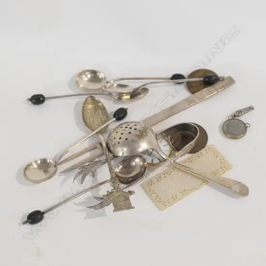 1908 BRITTANNIA .958 STANDARD SILVER FORK EGRAVED W/ CREST 40GMS + MISC