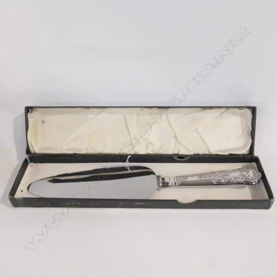 STG SILVER HANDLED CAKE SLICE