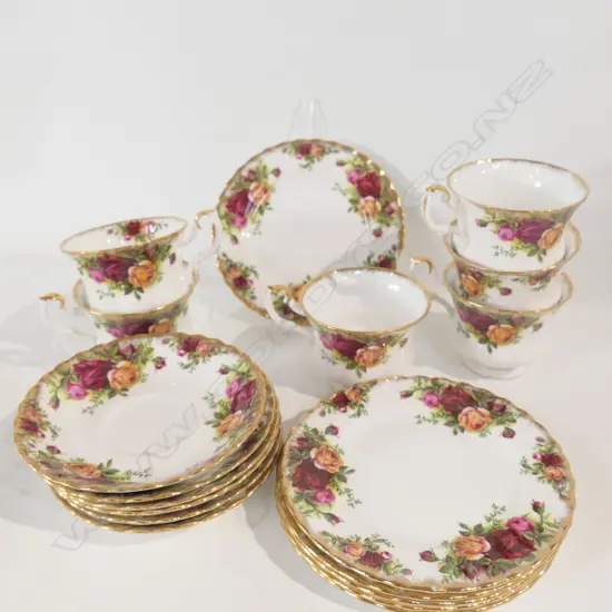 ROYAL ALBERT OLD COUNTRY ROSE 6 TRIOS