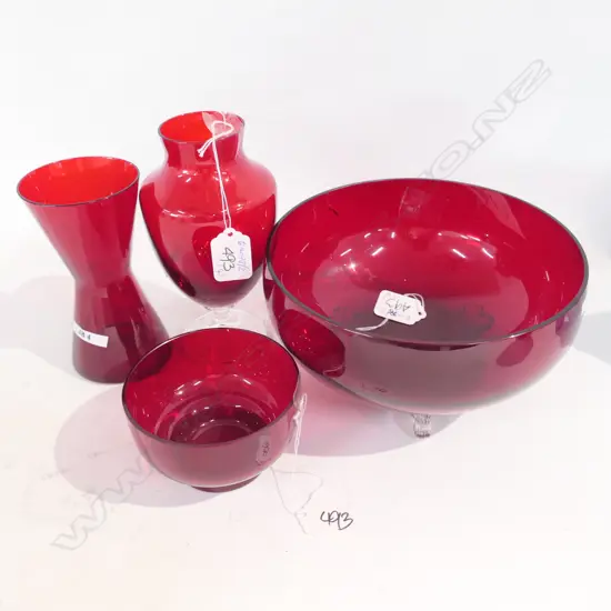 4ASST WHITE FRIARS RUBY GLASS /BOWL/VASES + SM BOWL D 190 MM