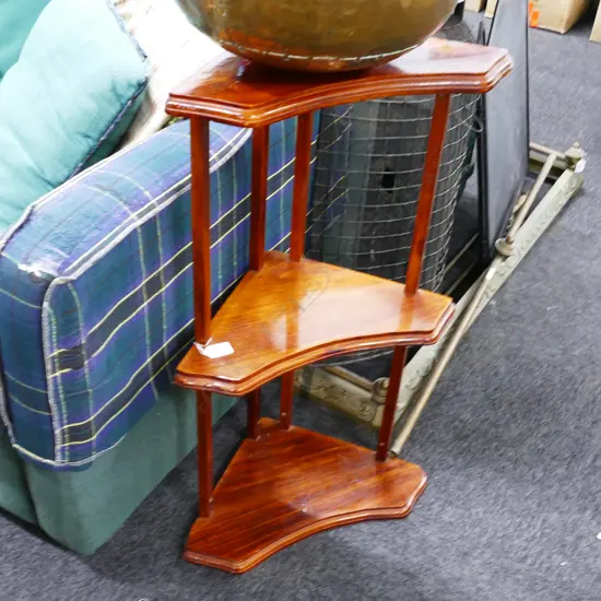 3 TIER WOODEN SHELVES