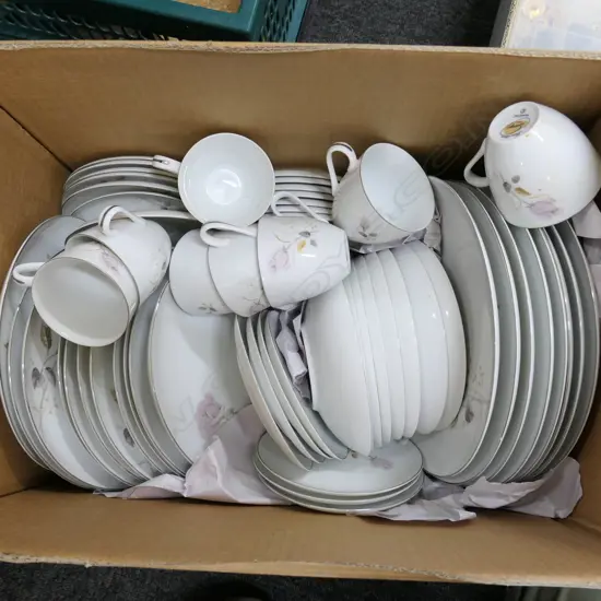 JAPANESE CHINA PART DINNER SET