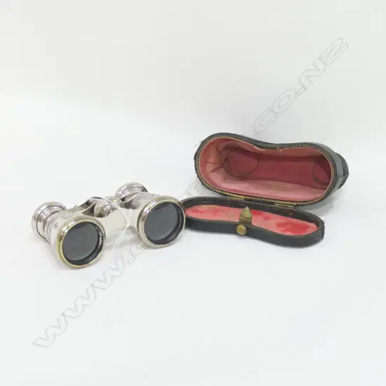 PR EARLY 20THC OPERA GLASSES CASED