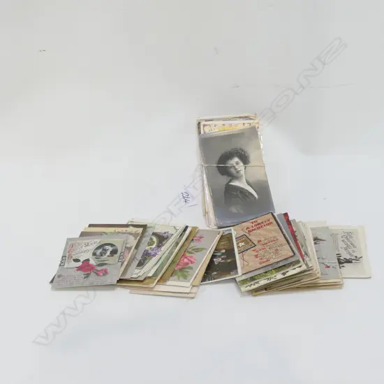 LOT ASST GREETING POSTCARDS 