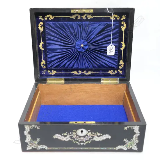 LACQUER + MOTHER OF PEARL INLAY BOX W. 305MM