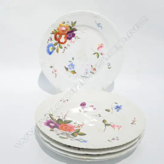 5 CHAMBERLAIN PLATES AND TWO OTHERS 220MM DIA