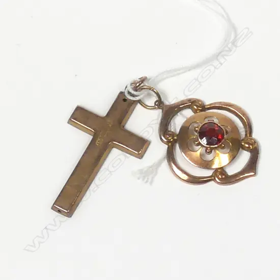 9CT GOLD CROSS & 9CT GOLD GARNET PENDANT