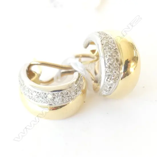 PR GOLD & DIAMOND WIDE CURVED EARRINGS 9.8gms