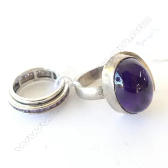 2 STG SILVER RINGS AMETHYST CABOCHON + AMETHYST BAND 