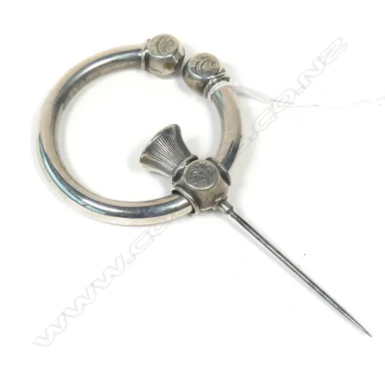 ANTIQUE SILVER KILT PIN CIRCULAR