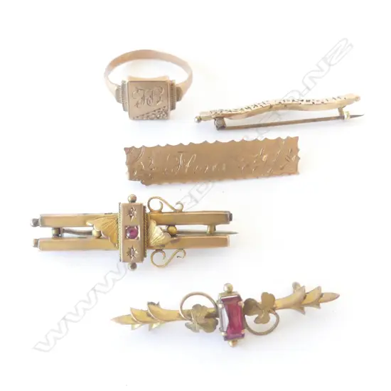 9ct GOLD BROOCHES & RING, 11.4gm
