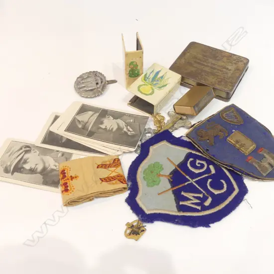 BAG MILITARY BADGES ETC