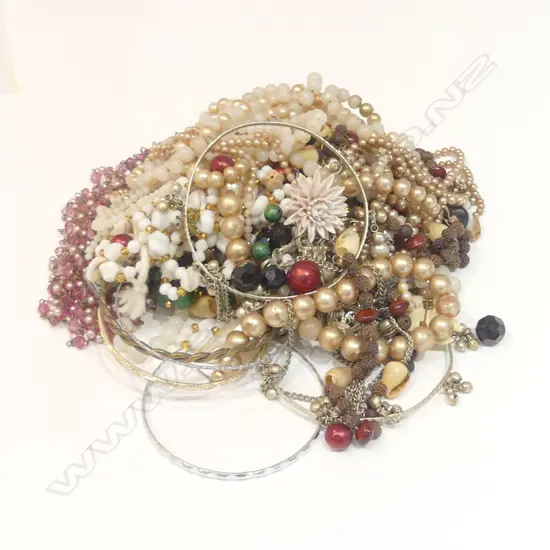 BAG COSTUME JEWELLERY