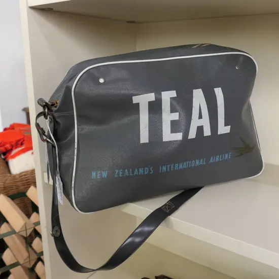 TEAL NZ. BRITISH EMPIRE GAMES BAG 1958. 