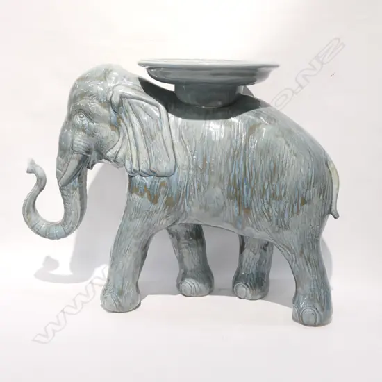 LARGE CERAMIC ELEPHANT TABLE OR BOWL BASE (AF)
