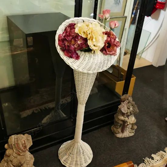 RETRO FLORAL ARRANGEMENT 1150MM H