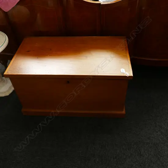 WOODEN GLORY BOX W. 800MM + METAL TRUNK