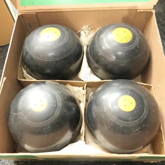 4 VINTAGE 'HENSELITE' BOWLS IN BOX