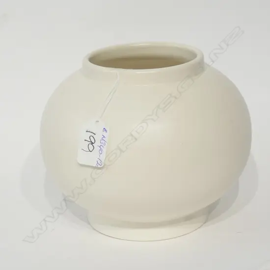 CROWN LYNN MEDIUM HAND POTTED VASE #9. Dia.170mm