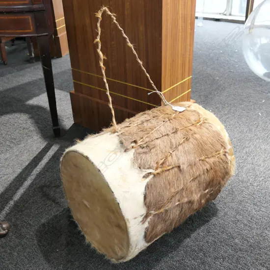 AFRICAN DRUM W. HIDE EXTERIOR H. 390MM