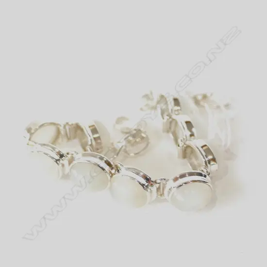 MOONSTONE 9 STONE BRACELET