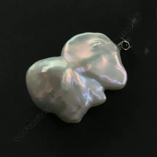IMPRESSIVE BAROQUE PEARL PENDANT (G13121)