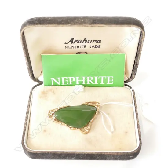 9CT GREENSTONE BROOCH