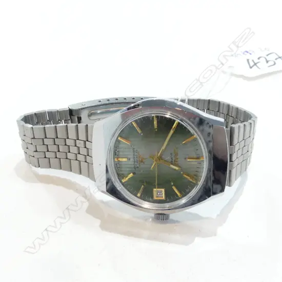 SWISS GIRALUX SUPER GREEN DIAL WRISTWATCH