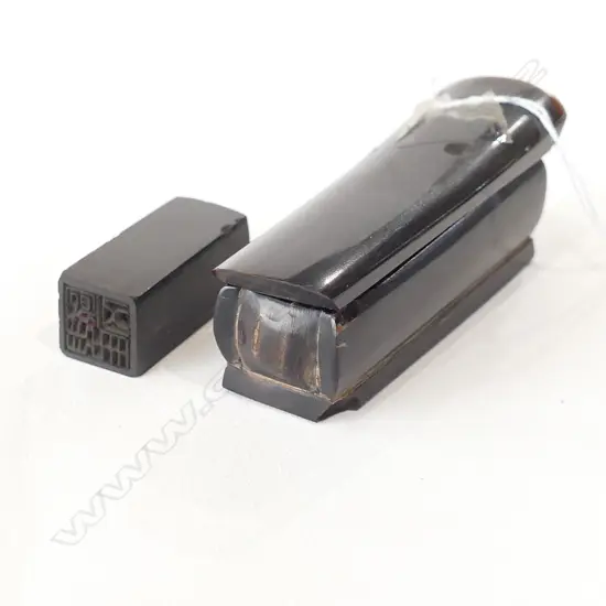 OLD CHINESE HORN (RHINO?) SEAL IN BOX SLIDING LID