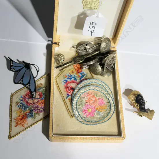 BOX LOT COSTUME JEWELLERY 