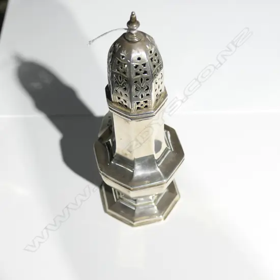 SILVER OCTAGONAL SUGAR CASTOR LONDON 1932