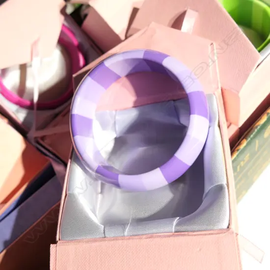 LOT ASST BOXED BANGLES