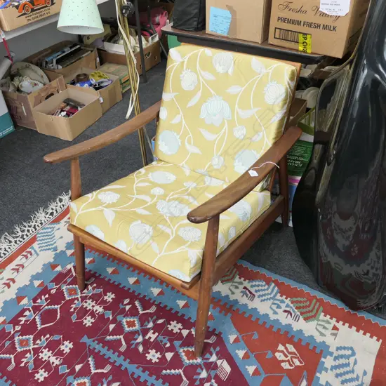 RETRO SKI JUMP ARM CHAIR