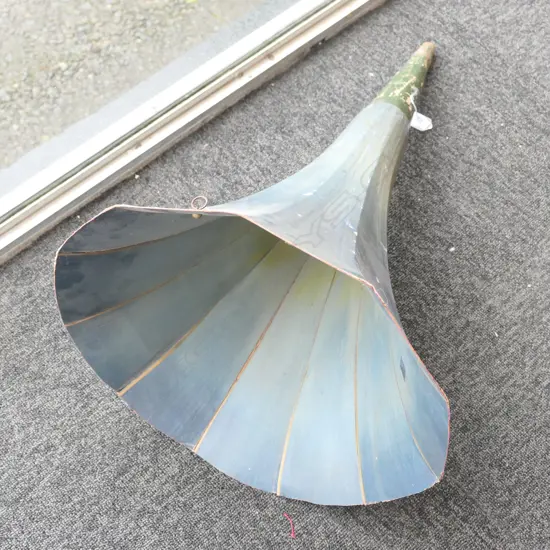 HIS MASTERS VOICE GRAMOPHONE W/ HORN 