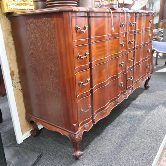 MAHOGANY SHAPED FRONT 8 DRAWER CHEST L 1380 MM