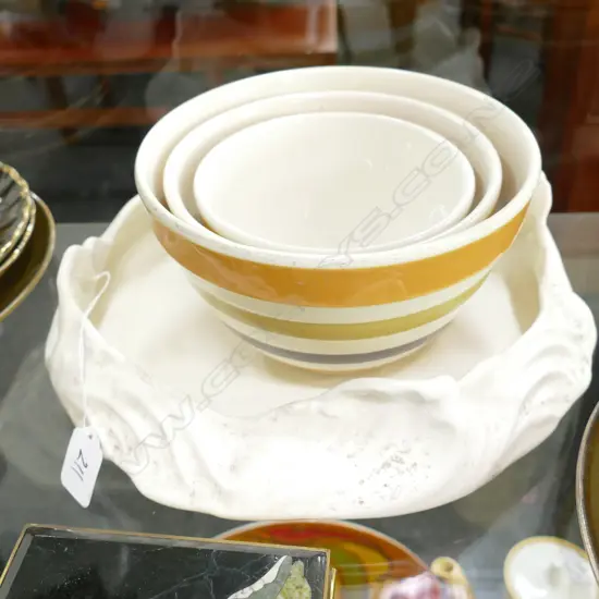 CROWN LYNN DISH W. TIKI MARK W. 300MM + 3 BANDED BOWLS