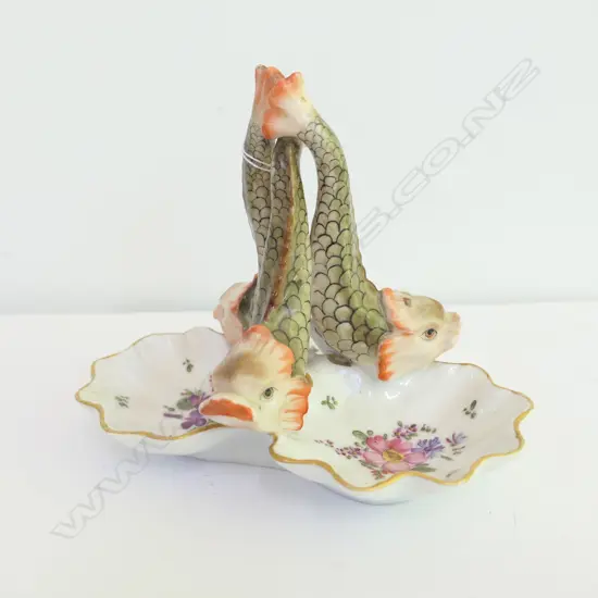 ANTIQUE MEISSEN THREE FISH PICKLE DISH  (AF)