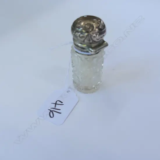 1901 SILVER TOPPED SMELLING SALTS JAR BIRMINGHAM