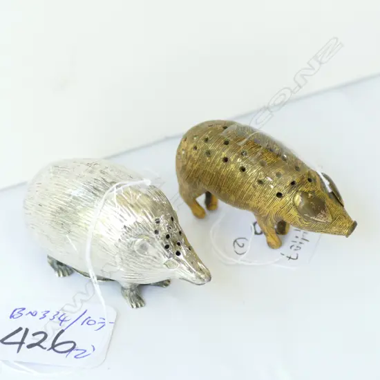 STG SILVER HEDGE HOG PEPPER POT + BRASS PIG