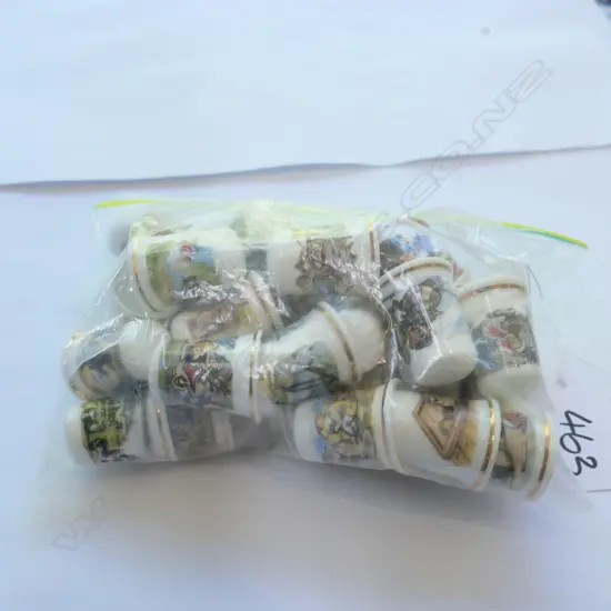 LOT ASST CERAMIC THIMBLES - WIND IN THE WOLLOWS