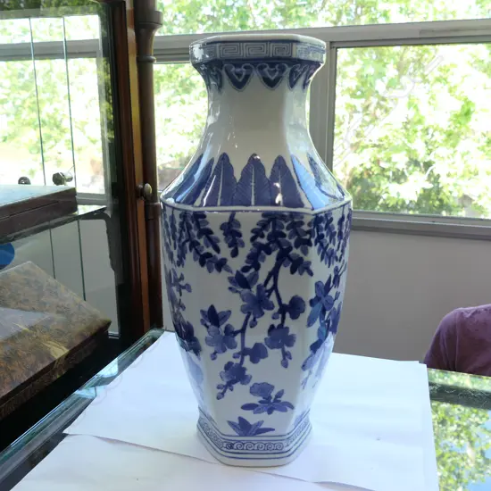 BLUE & WHITE CHINESE VASE 450MM H X 120MM DIA