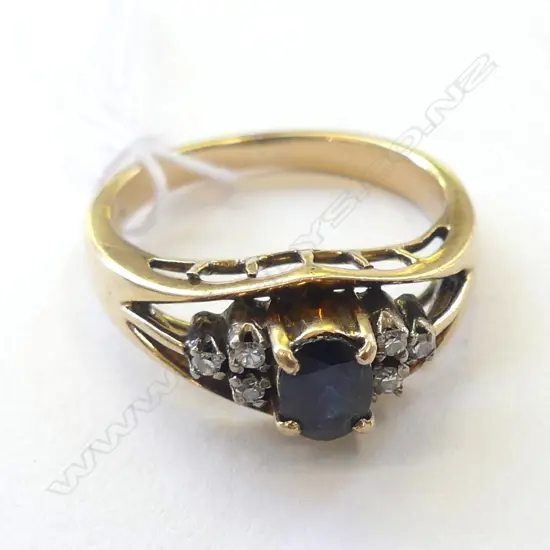 18CT SAPP/DIAMOND DRESS RING 4.2 GMS