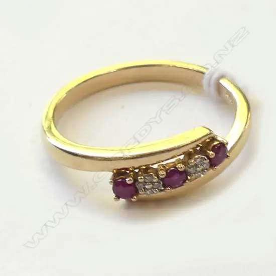 10 CT RUBY/DIAMOND DRESS RING 2.4 GMS